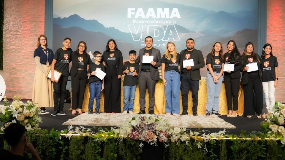 Alunos da FAAMA recebem Certificação Internacional de Cambridge